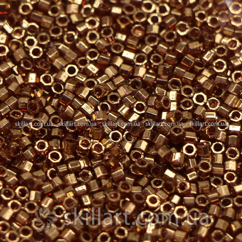 Бисер DBC-115 Miyuki Delica Beads Cut 11/0 (рубка, прозрачная, сиреневая основа с темно-золотым напылением)